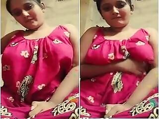 Bhabhis big boobs and nude show in HD video